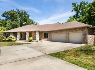 1909 S Shady Hill Ln, Springfield, MO 65809