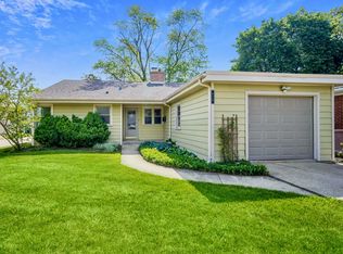629 S Vail Ave, Arlington Heights, IL 60005