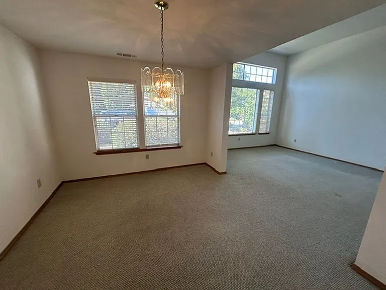 5730 W Laura Ct — Photo 13