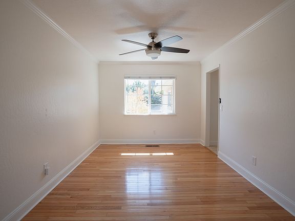 4th image of 330 Hillsdale Dr