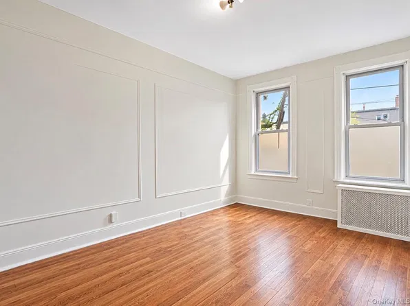 72-07 73rd St #1R, Ridgewood, NY 11385