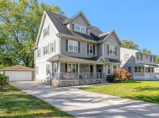 6555 Parkside Dr, Tinley Park, IL 60477