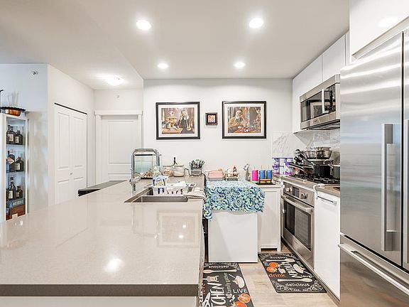 4th image of 3281 E Kent Ave N #1006