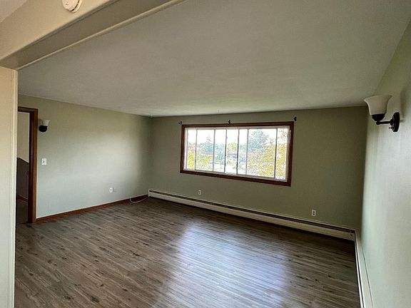 2nd image of 1015 Wehrle Dr APT 4