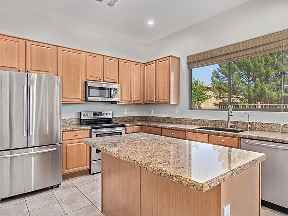 4th image of 1988 W Periwinkle Way