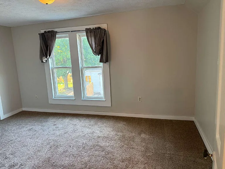 2124 Eastern Ave NE — Photo 23
