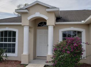 442 SE Essex Dr, Port Saint Lucie, FL 34984