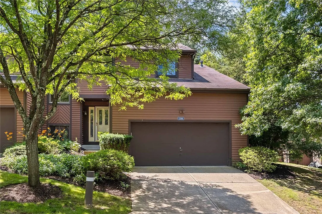 1104 Forest Edge Ct photo 1