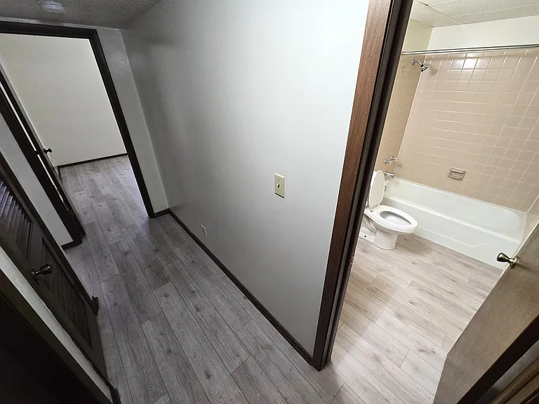 1016 G St #8 — Photo 4