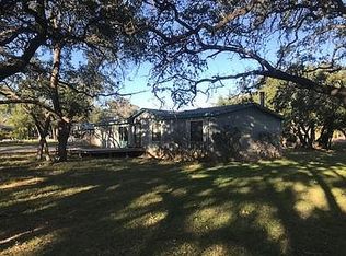 207 Governors Dr, Floresville, TX 78114