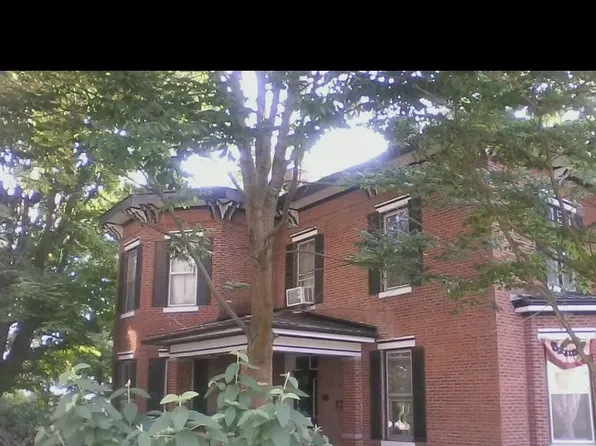 1030 Franklin St, Carlyle, IL 62231