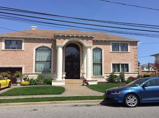 85 S Bay Ave, Massapequa, NY 11758