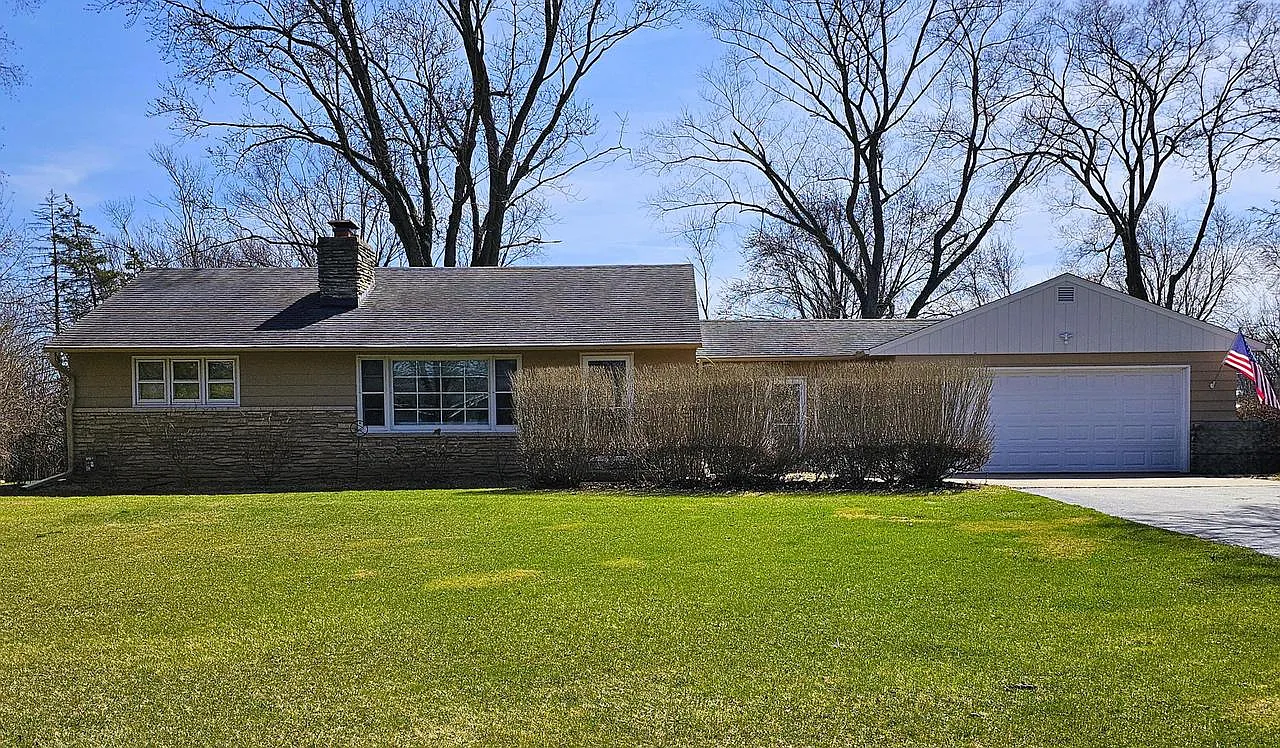 N81W15815 Robinhood DRIVE photo 1