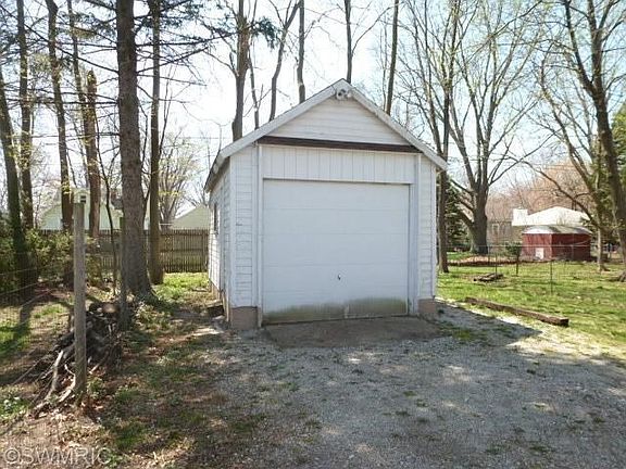 4th image of 2043 Cutler Ave
