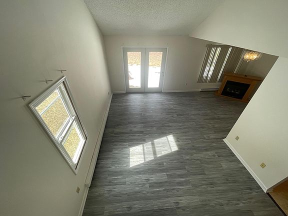 5th image of 4018 Chaucer Pl