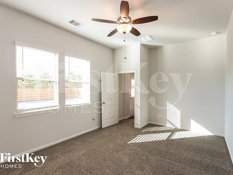 11032 Patriot Ct — Photo 8