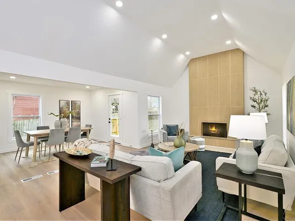 1209 S Lennox Dr, Olathe, KS 66062