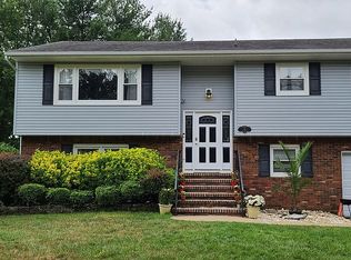 32 London Dr, East Brunswick, NJ 08816