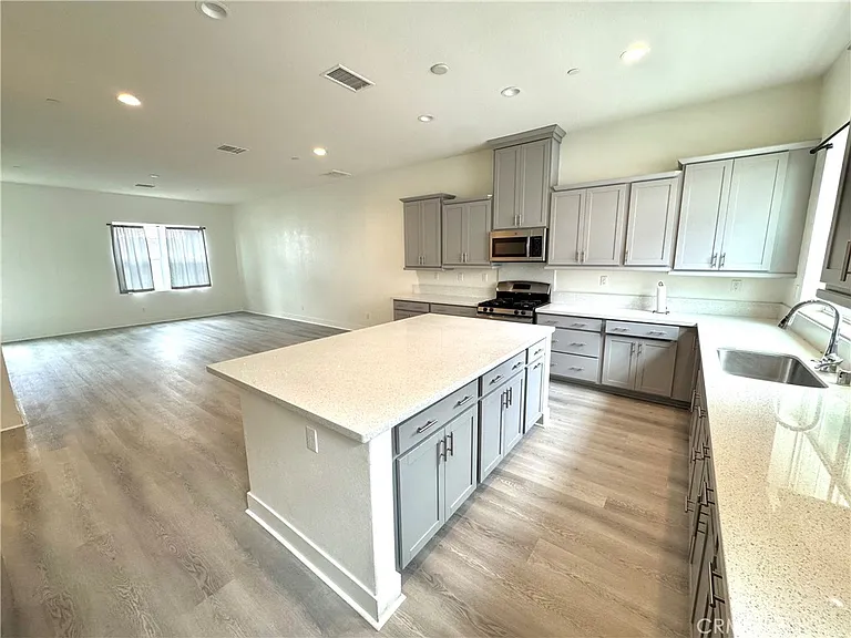 15936 Ellington Way — Photo 15