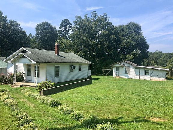 2nd image of 108 Cabin St