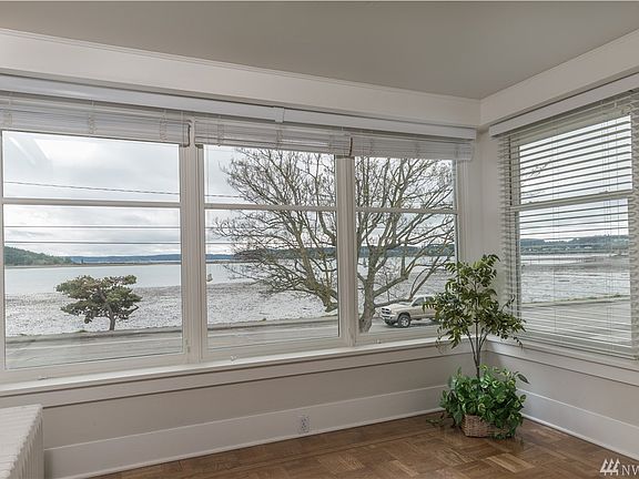 4th image of 1520 SE Pioneer Way