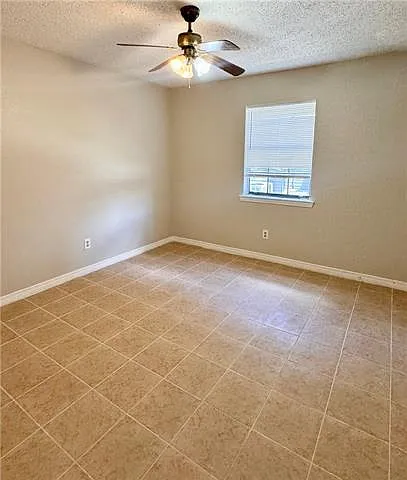 905 Linda Ln #E — Photo 4