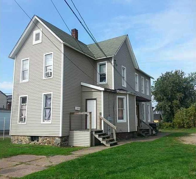 2nd image of 950 W 18th St