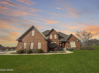 6123 Palmer Dr, Lima, OH 45801