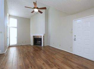 10855 Meadowglen Ln APT 732, Houston, TX 77042