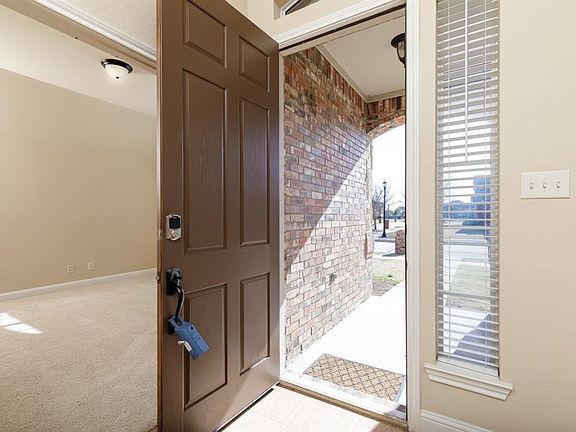 3rd image of 4301 Jasmine Ln
