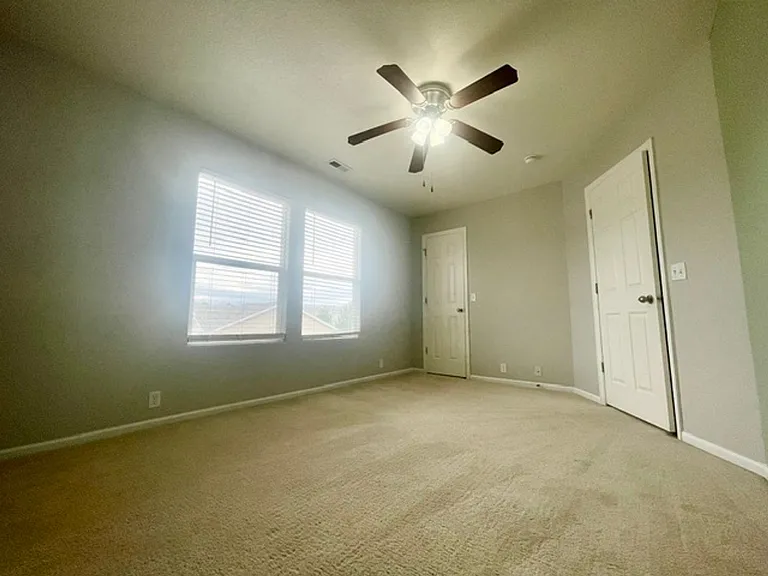 2146 Creekridge Point — Photo 12