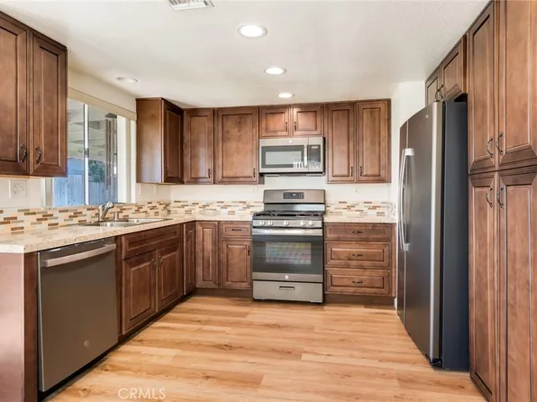 9880 Hollis St, Bloomington, CA 92316