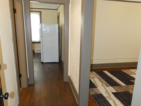 5th image of 703 S Lincoln St #102