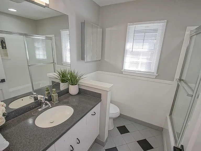 420 Fairfield Ave — Photo 13