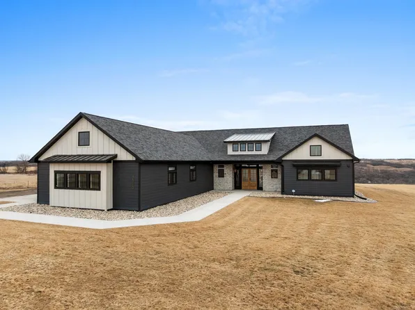 3516 Grayson Dr, Burlington, ND 58722