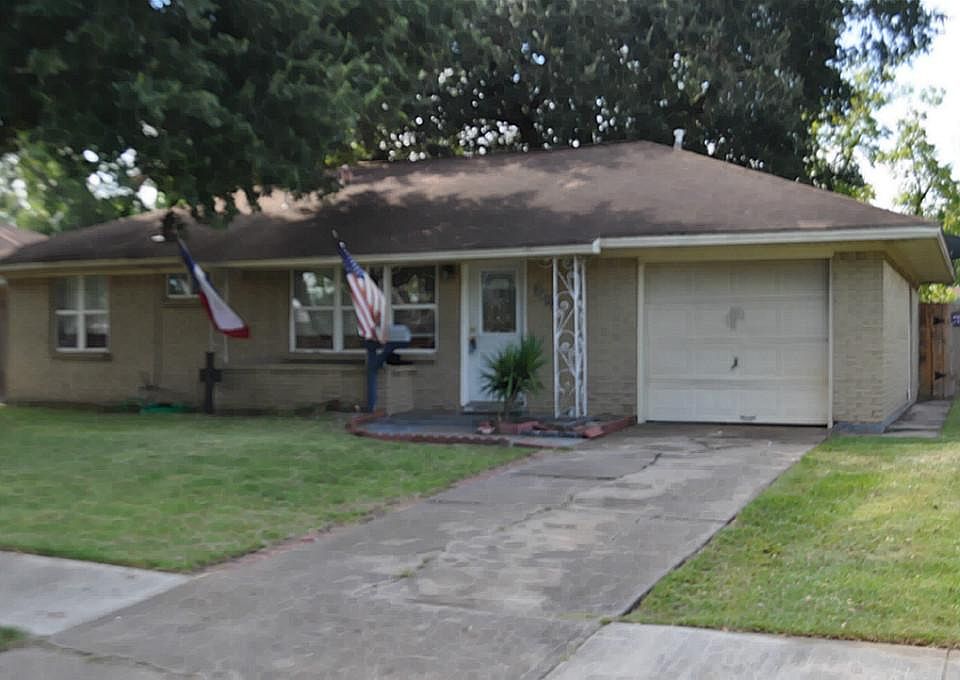 1st image of 3012 Thornwood Dr