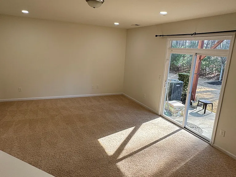 723 Edgewater Ridge Ct — Photo 17
