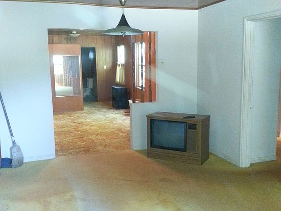 2nd image of 816 13th Ave N