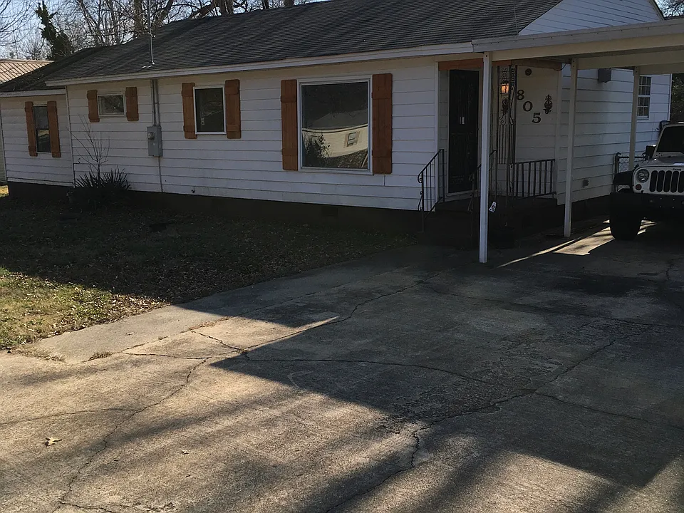 805 Owens Ave