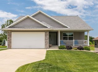 1918 29th St NW, Cedar Rapids, IA 52405
