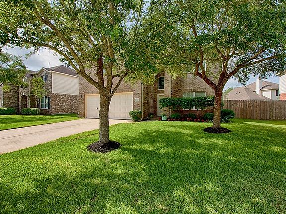 3rd image of 2511 Lexington Ct