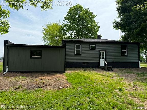 2nd image of 3585 Marcus St