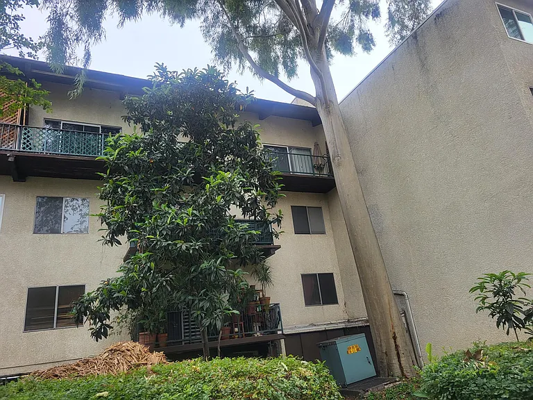 5460 White Oak Ave #G312 — Photo 11