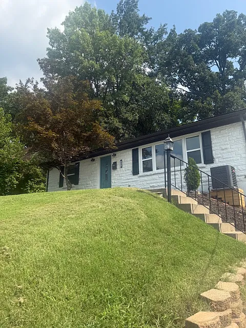 2 bed, 1066 sqft, $1,350 — Photo 2