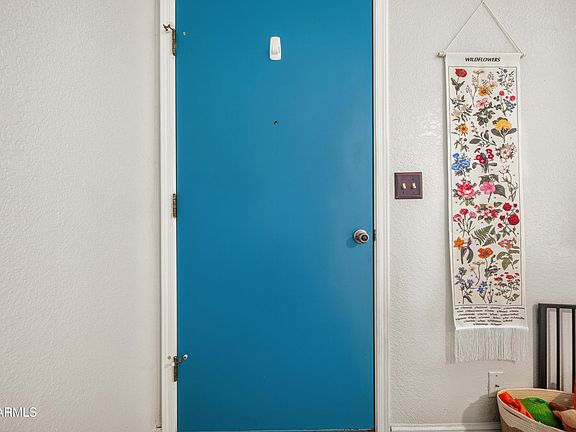 5th image of 105 ARROWHEAD Drive