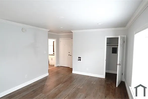 Studio, $1,600 — Photo 1