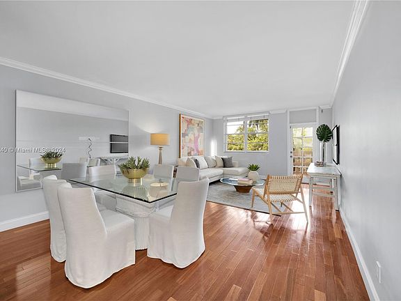 5th image of 90 Edgewater Dr APT 201