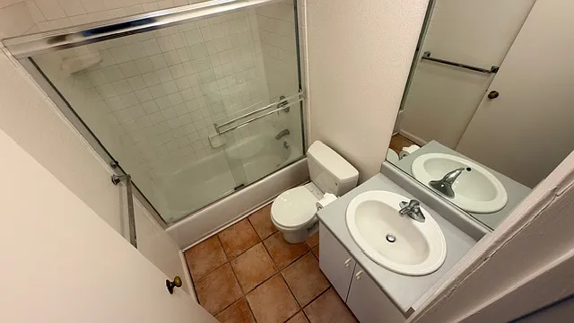 2 bed, 760 sqft, $2,650 — Photo 4
