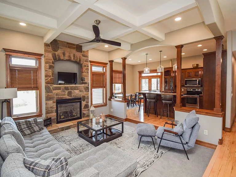 2204 S Silverthorne Ave — Photo 4