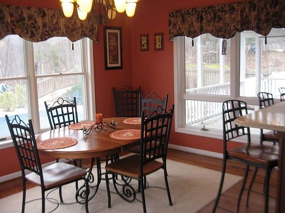 5th image of 2909 S Lake Dr